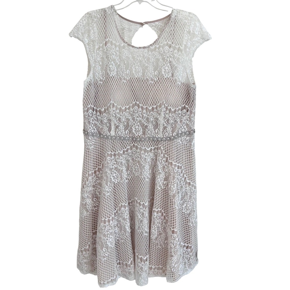 City Triangles David's Bridal White Lace Dress Beaded Waist Keyhole Dress XL EUC
